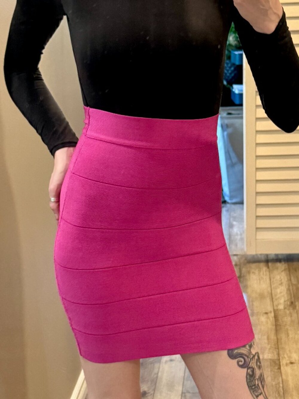 BEBE - bodycon style skirt, XS, with back zipper, GUC